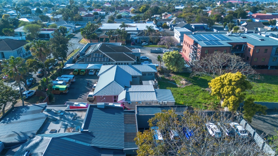 Commercial Property for Sale in Vincent Eastern Cape